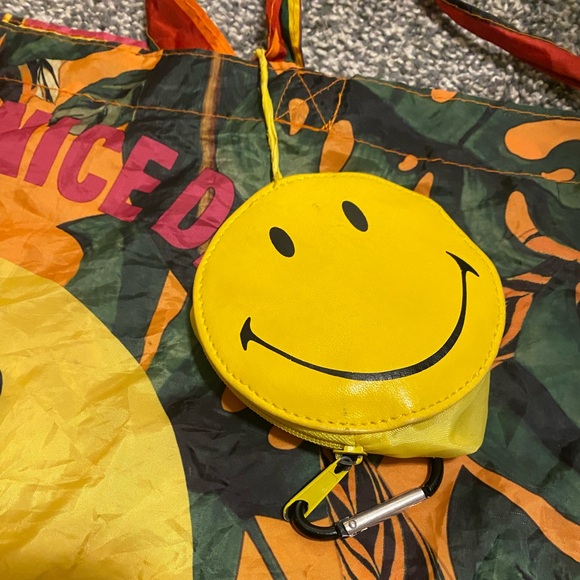 FARM Rio Mixed Smiley Rio Tote - Picture 5 of 6